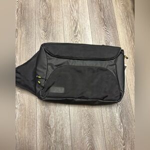 M- Edge Bolt - Arsenal Sling battery bag